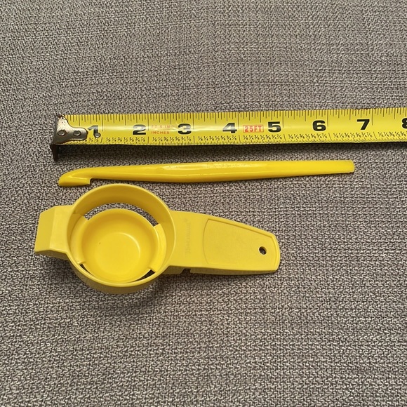 Set of 2 Vintage Tupperware YELLOW Egg Separator & Citrus Peeler - Picture 4 of 5